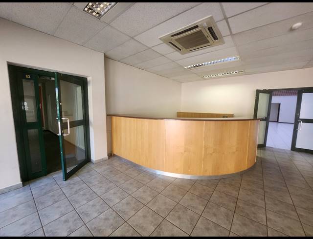 686M² OFFICE TO LET IN RANDJESPARK